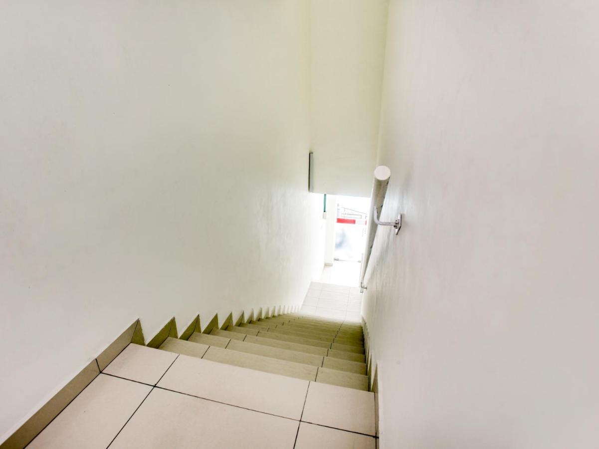 Oyo 89677 Sunflower Hotel Seremban Exterior photo